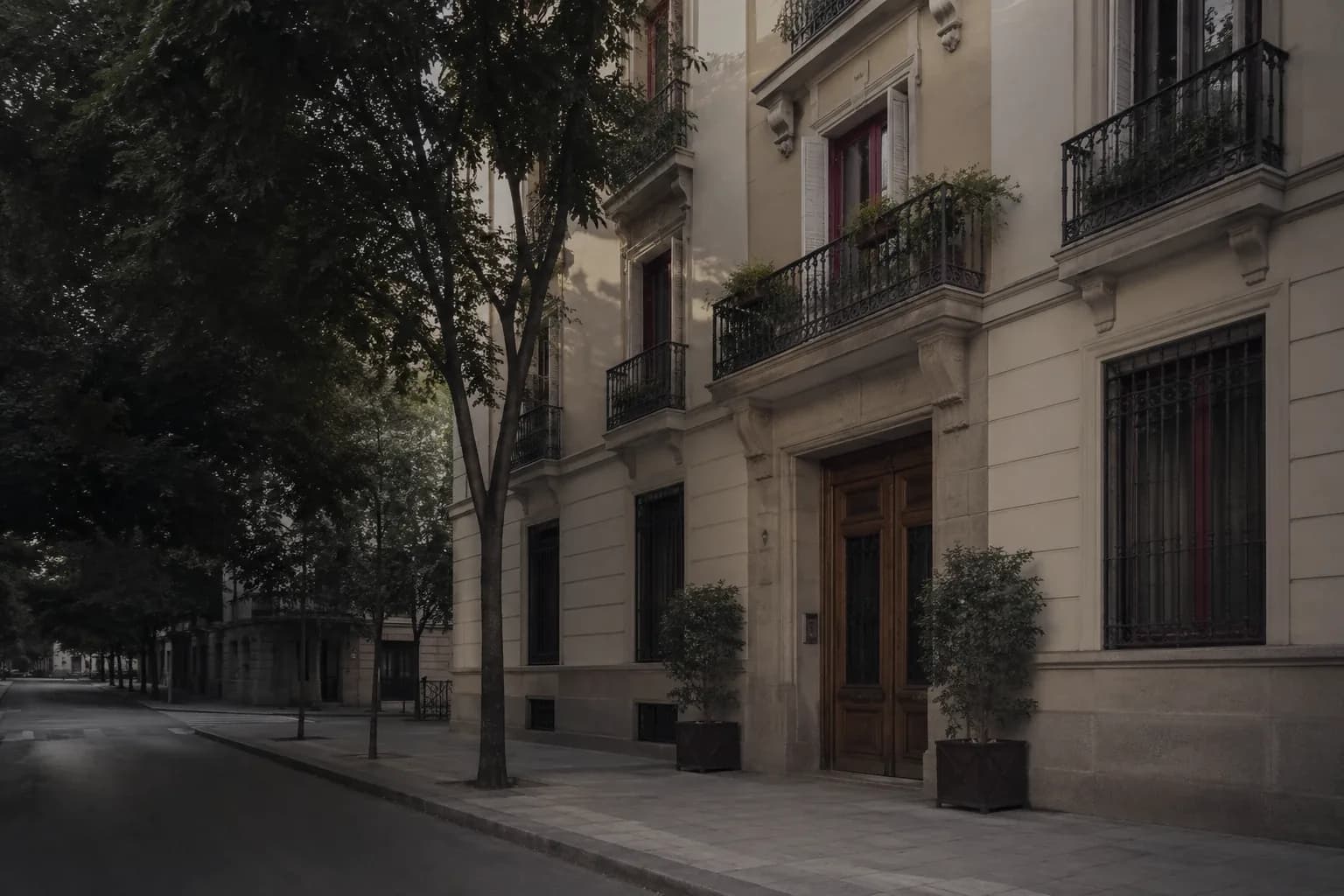 Cubierta de un edificio residencial bajo lluvia moderada